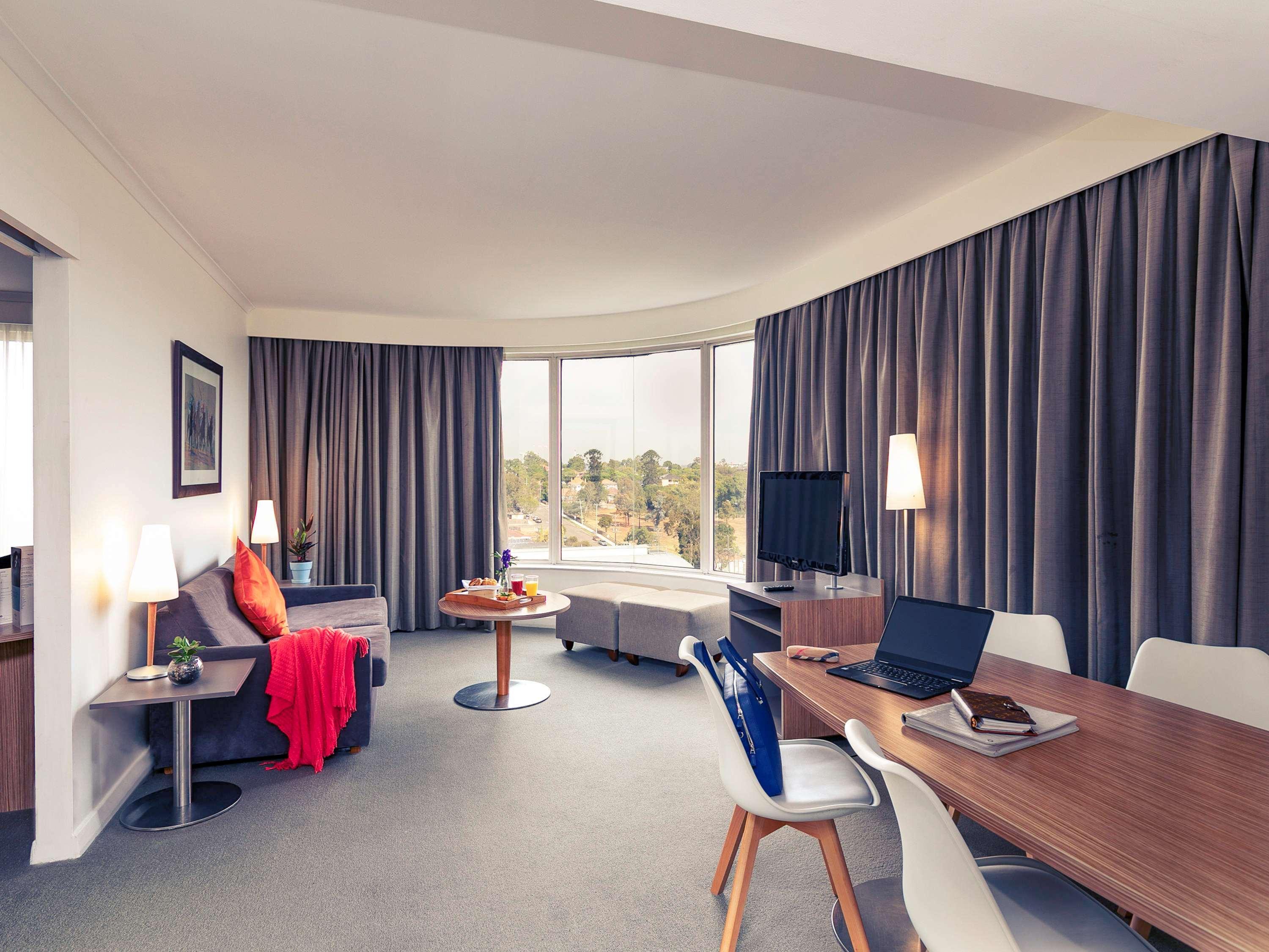 Mercure Sydney Parramatta 4* Rosehill