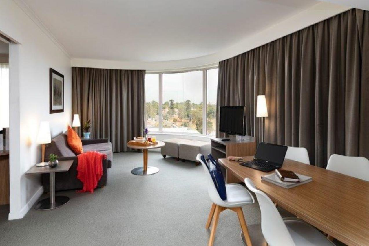 Mercure Sydney Parramatta 4* Rosehill